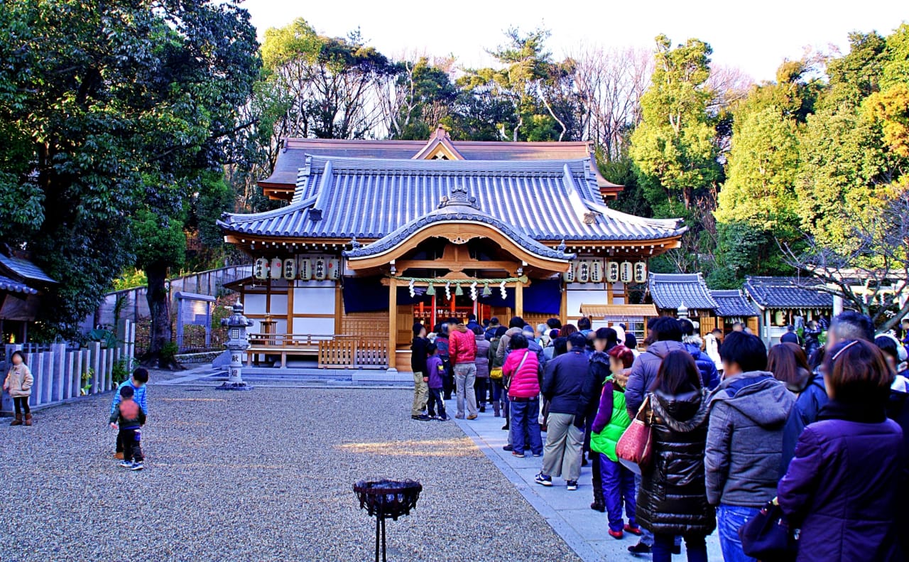 初詣は午前中・午後・夕方 いつがおすすめ?時間帯別メリットを解説